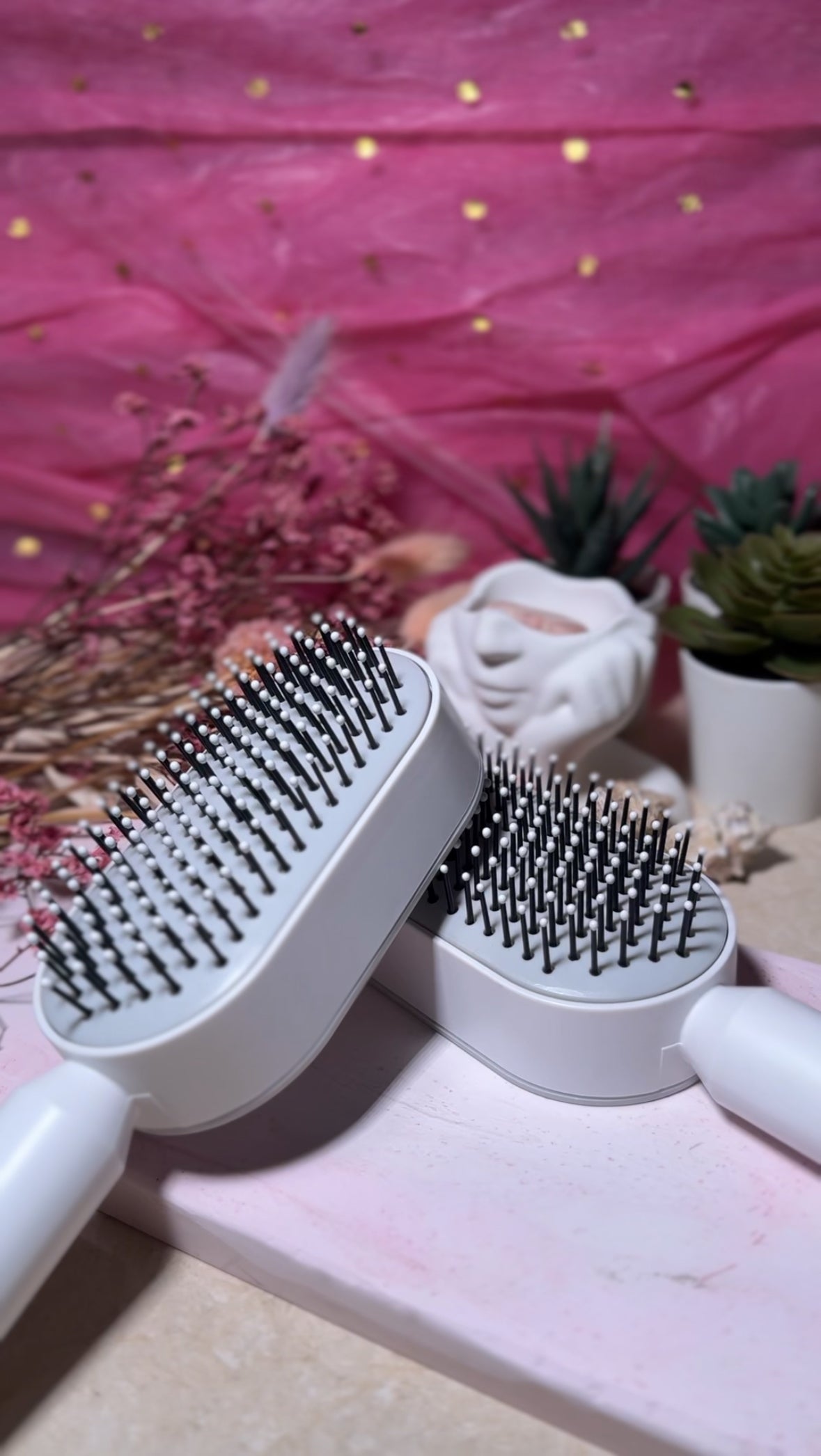 Self cleaning hair brush